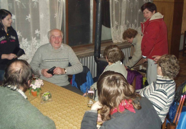 17_V Hostejnske restauraci se topi v kamnech.jpg